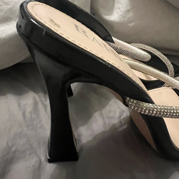 High heels - Picture 2 of 4